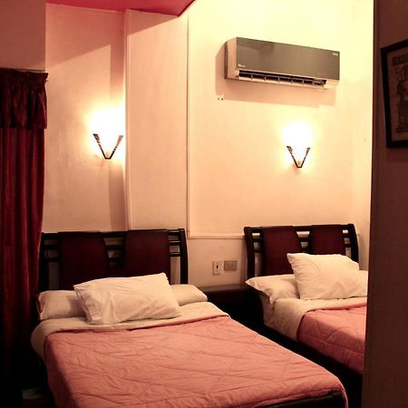 Family Palace Hostel Cairo Exterior photo