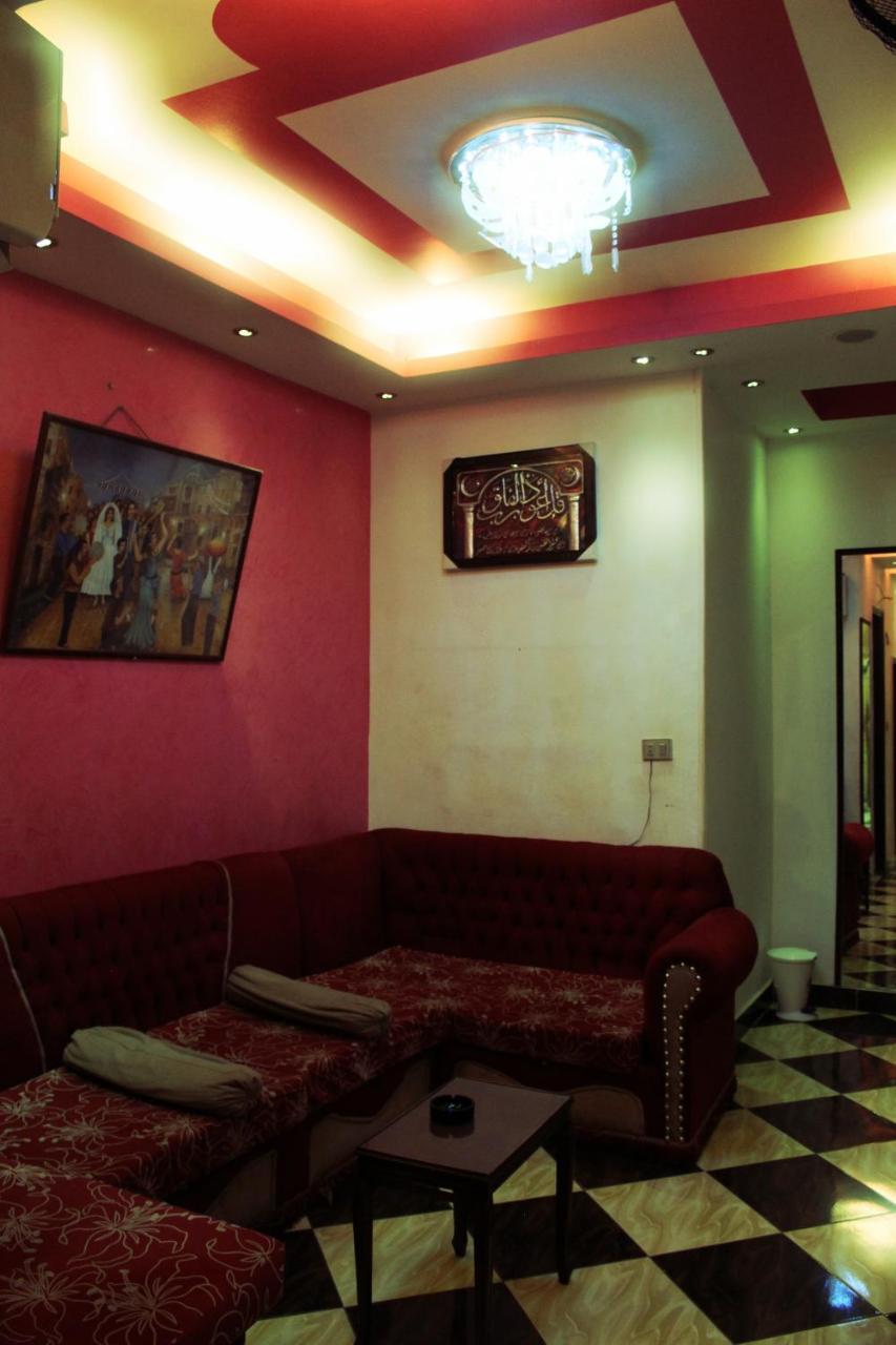 Family Palace Hostel Cairo Exterior photo