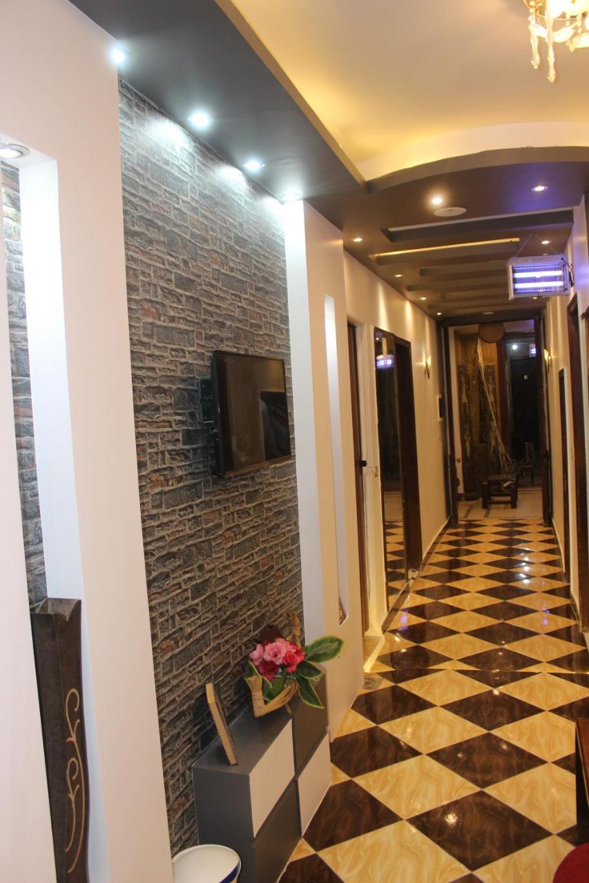Family Palace Hostel Cairo Exterior photo