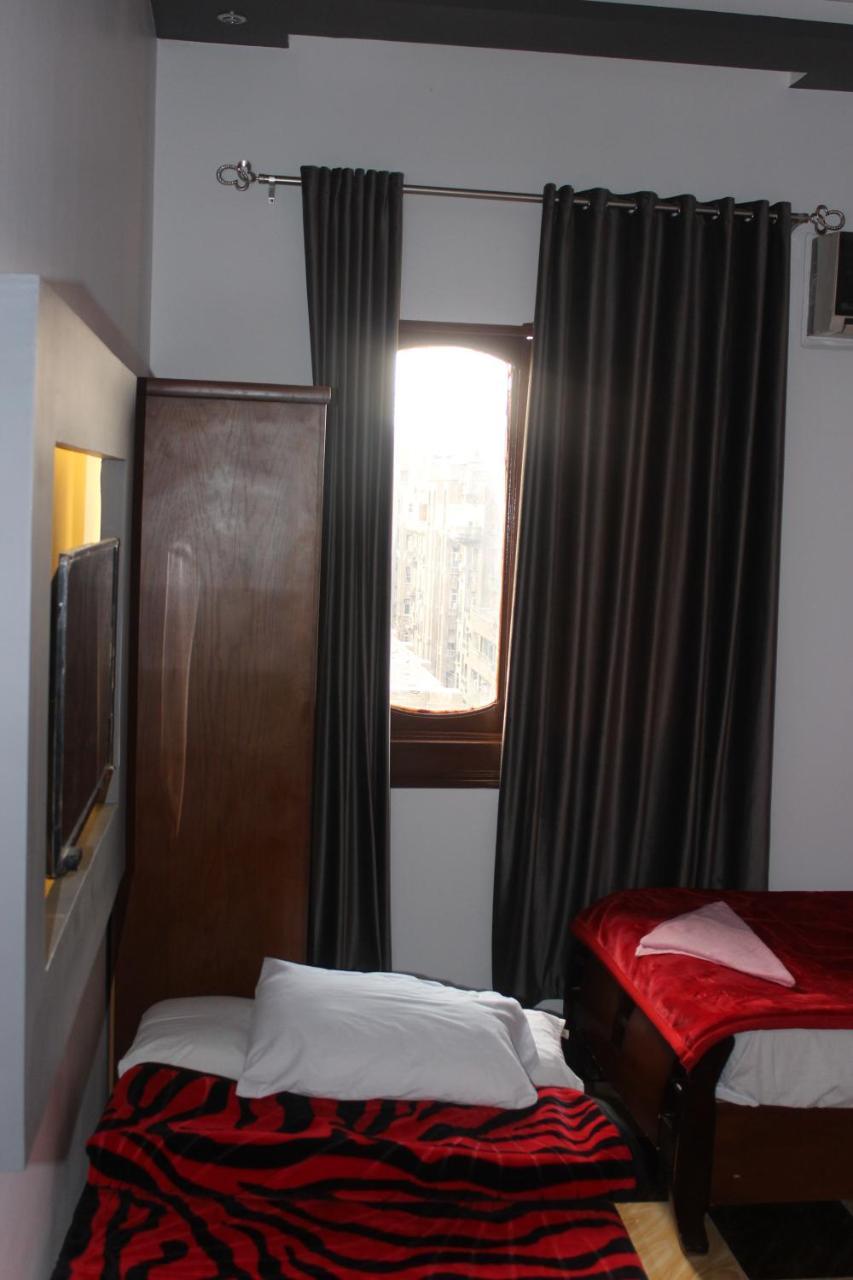 Family Palace Hostel Cairo Exterior photo