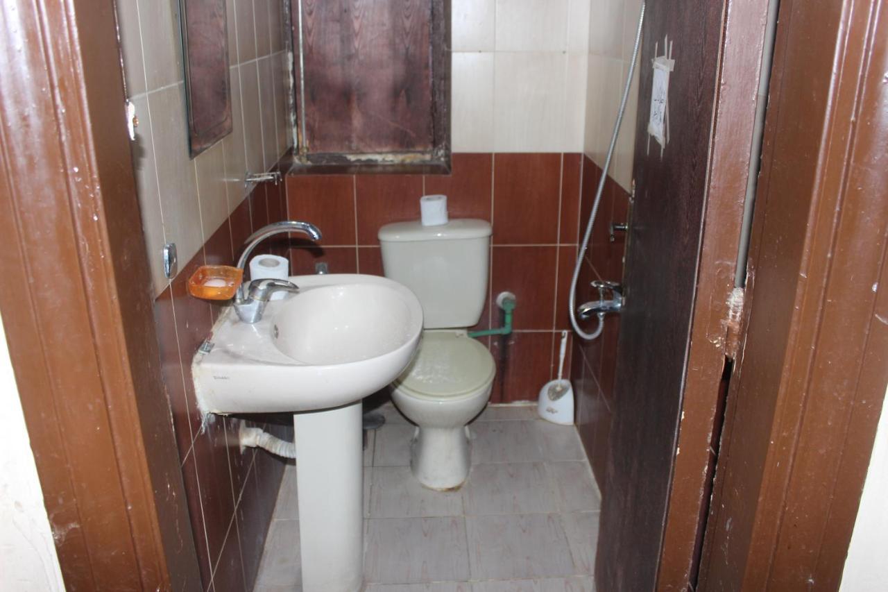 Family Palace Hostel Cairo Exterior photo