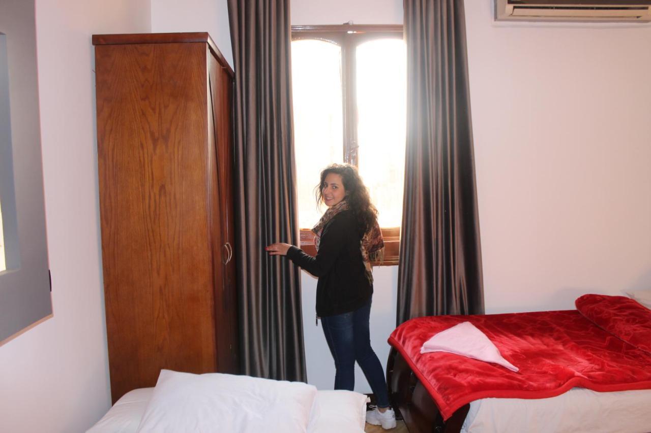 Family Palace Hostel Cairo Exterior photo
