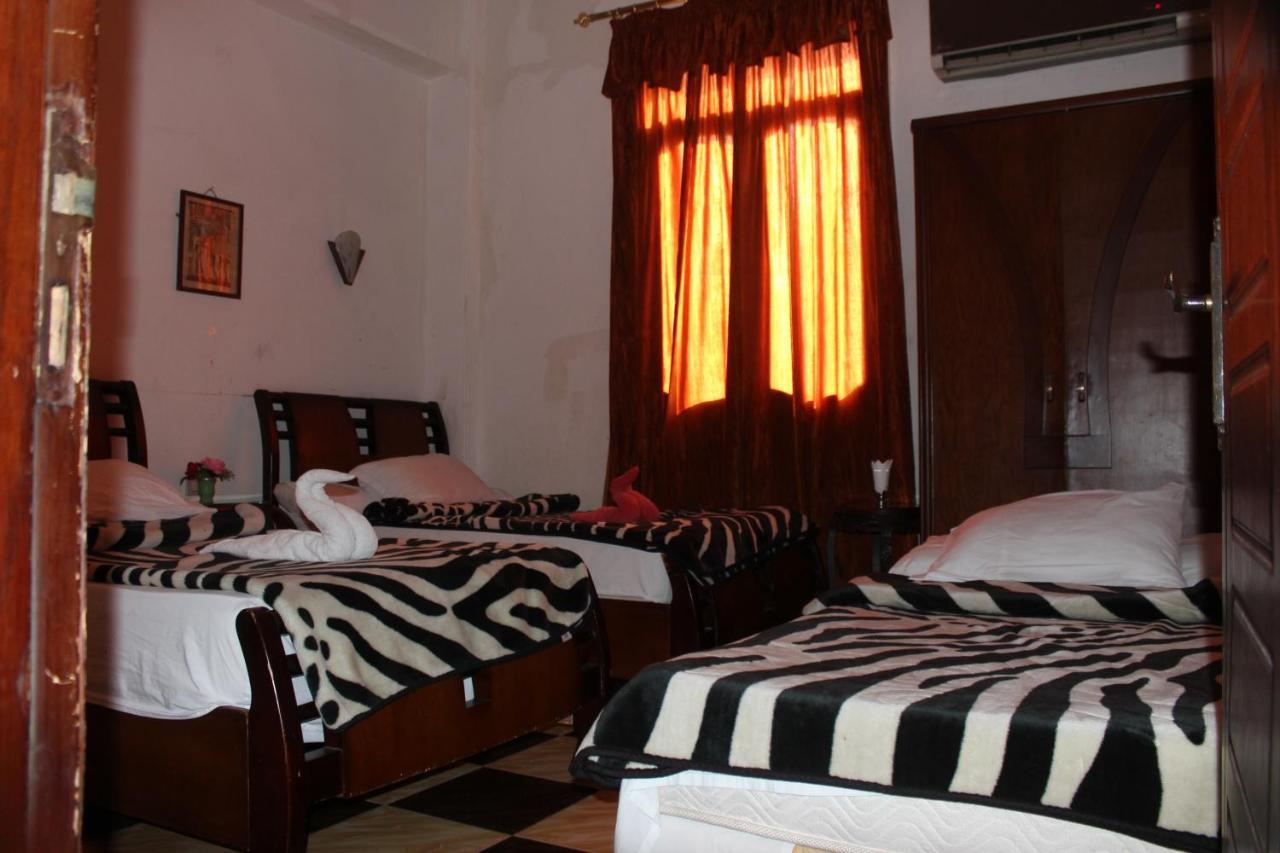 Family Palace Hostel Cairo Exterior photo