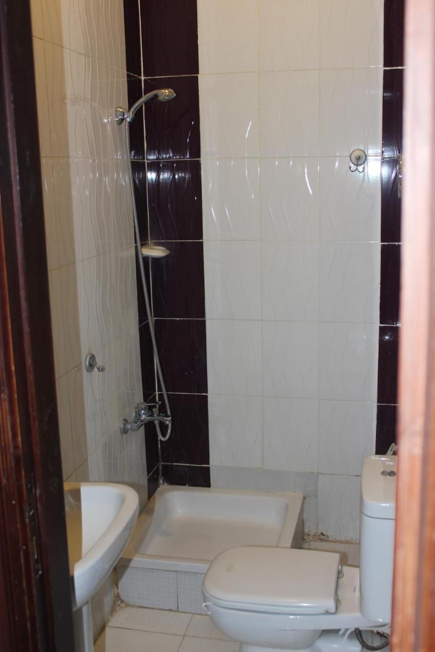 Family Palace Hostel Cairo Exterior photo