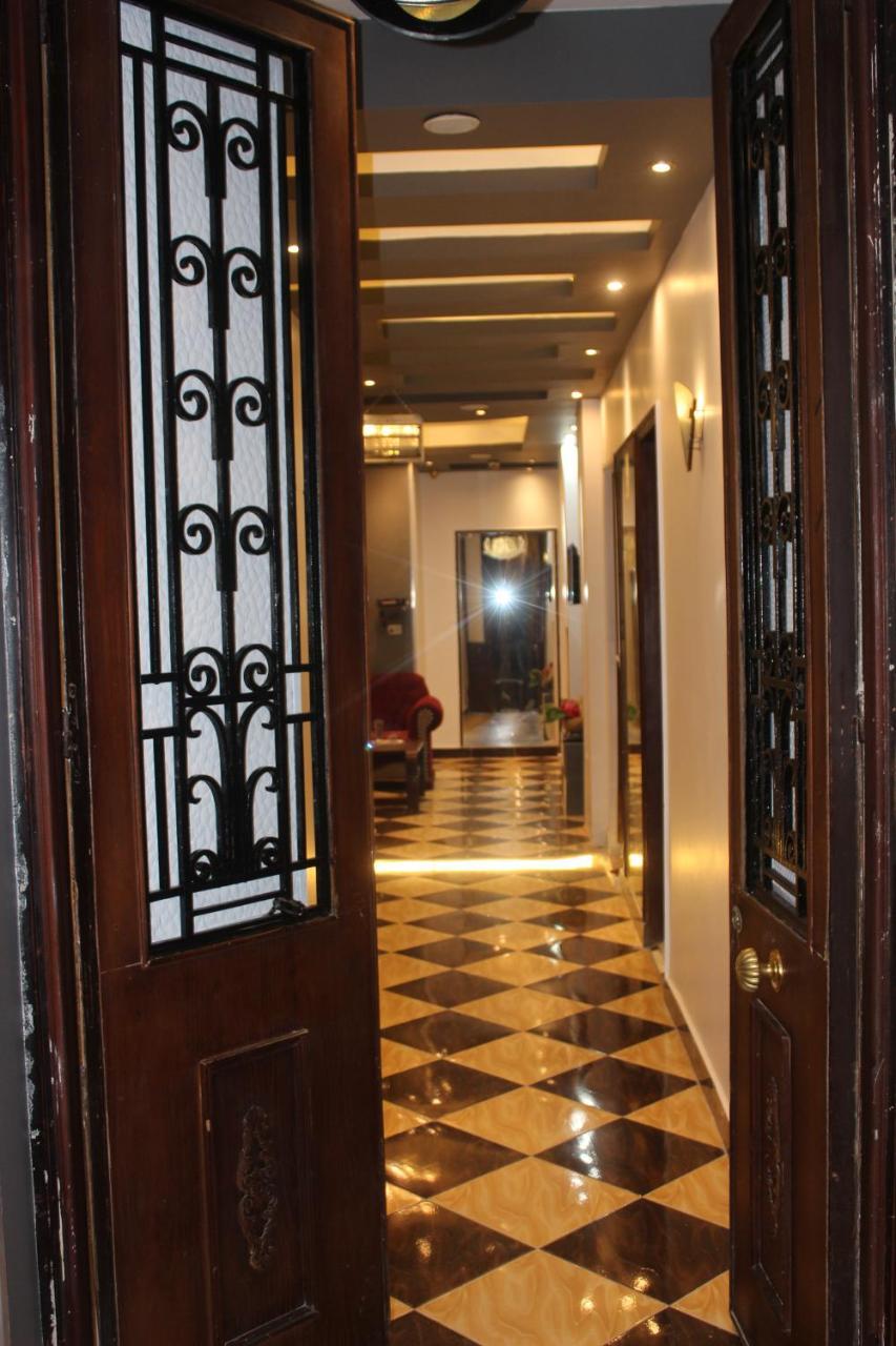 Family Palace Hostel Cairo Exterior photo