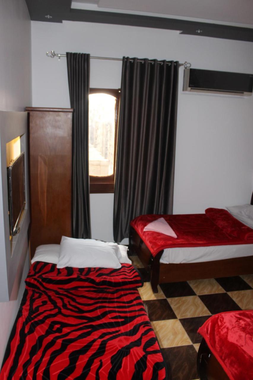 Family Palace Hostel Cairo Exterior photo