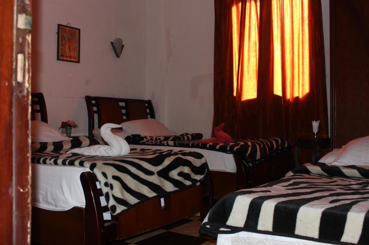 Family Palace Hostel Cairo Exterior photo